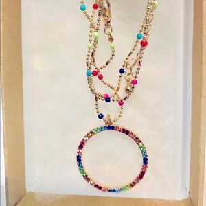 MULTI COLORED PENDANT NECKLACE.